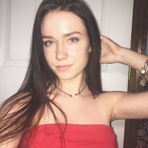 Meet your Posher, Brittney